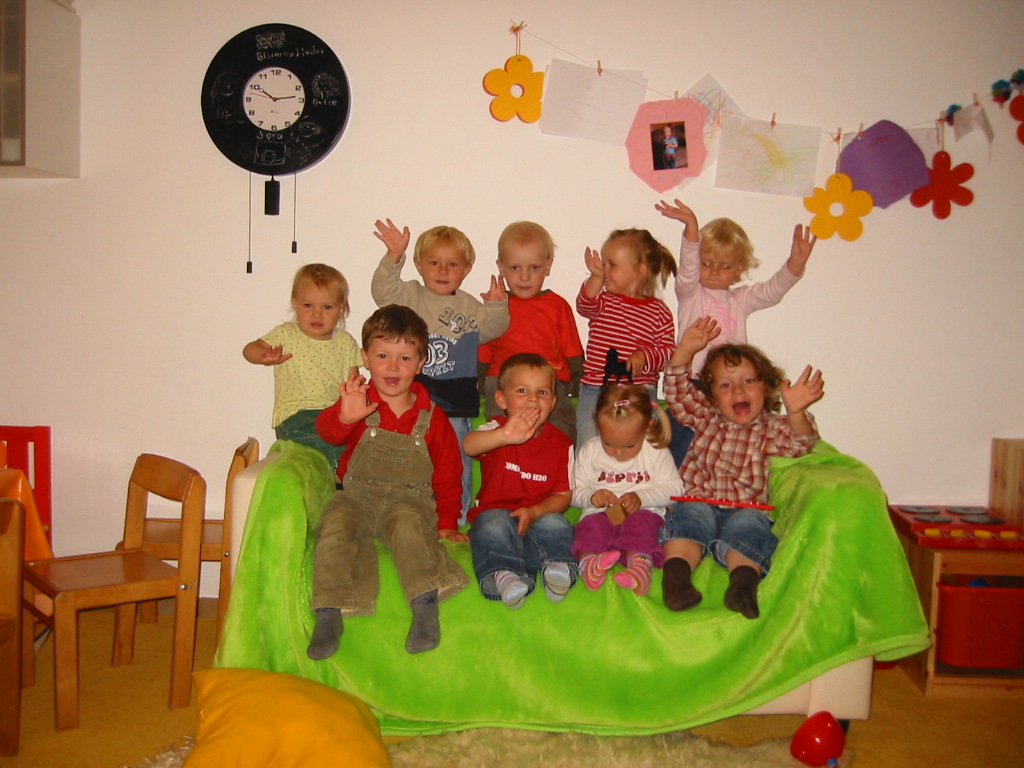 Die Blumenkinder winken zur Begrüßung